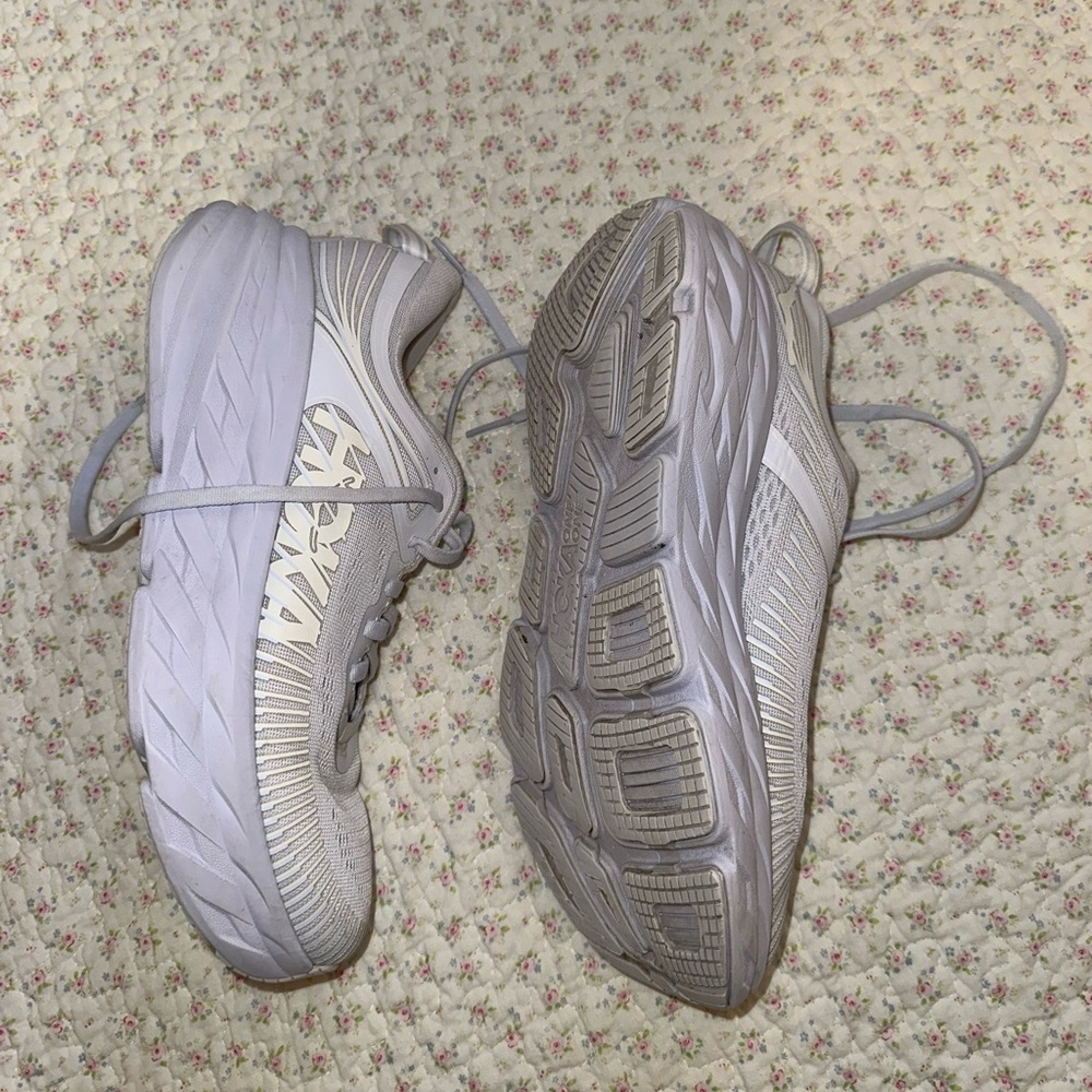 White HOKA Bondi 7 US Woman’s Size 9